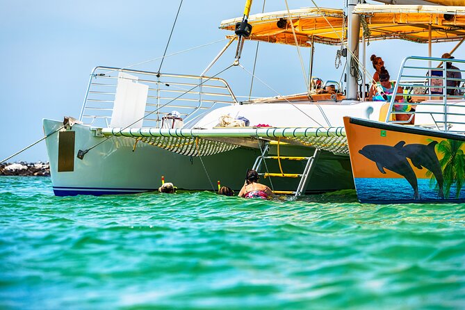 Snorkel & Dolphin Sightseeing Tour Aboard the Footloose - The best part may be the crew