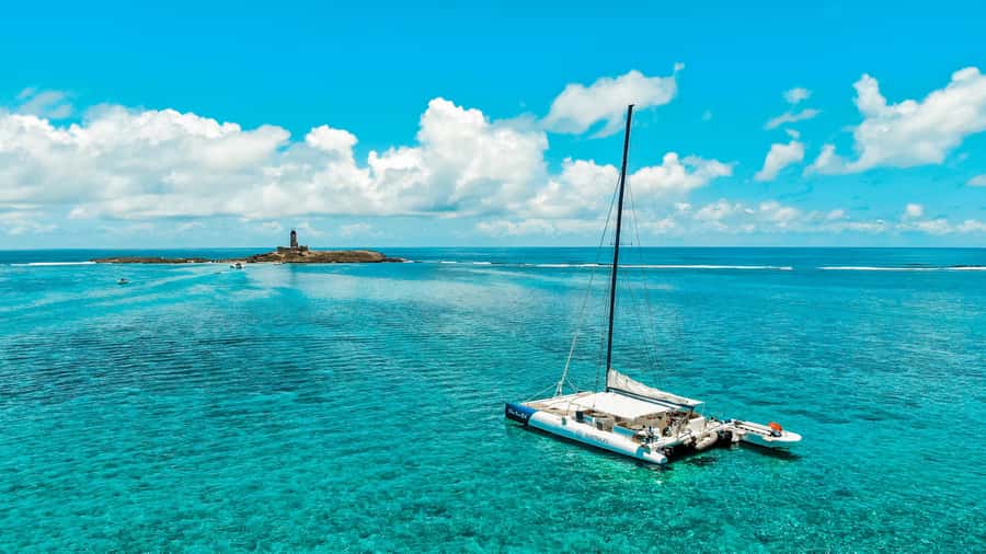 Southeast of Mauritius: Catamaran Cruise w/ BBQ Lunch - Starting from Mahébourg at 9:15 a.m.