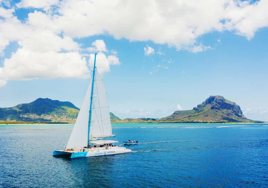 Southwest of Mauritius: Catamaran Cruise w/ Snorkeling - Ile aux Bénitiers and a Short Beach Break