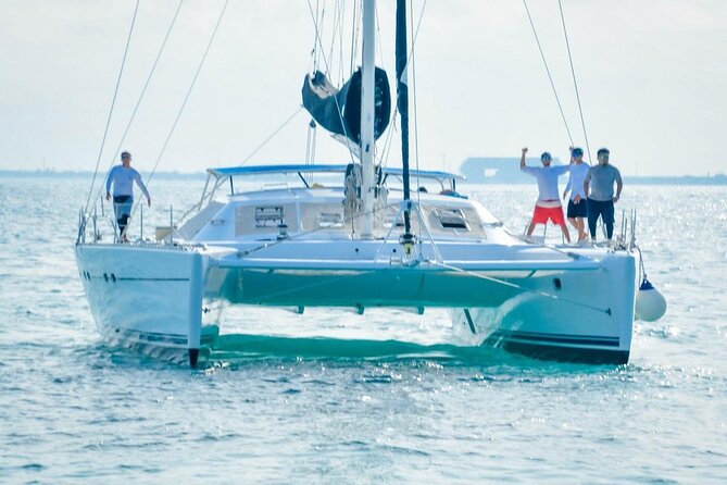 Splendid Isla Mujeres Catamaran: drinks and fun all day! - Music, open-bar service, and the weather-dependent sail