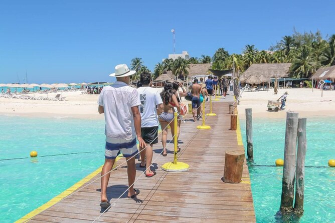 Splendid Isla Mujeres Catamaran: drinks and fun all day! - The golden-hour ride back to Cancun