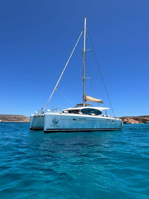 St. Paul's Bay: Half-Day Scenic Catamaran Tour with Drinks - Why the 20-person limit matters