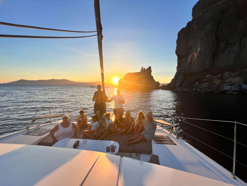 St. Paul's Bay: Half-Day Scenic Catamaran Tour with Drinks - Santa Maria Caves: a short but scenic pause