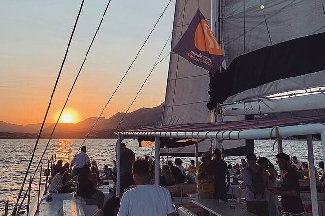Sunset in Valencia from the Catamaran Mundo Marino - Key points before you book