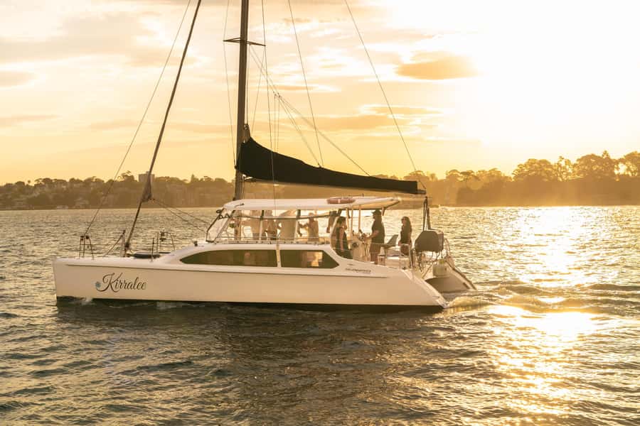 Sydney Harbour: Sunset Catamaran Cruise - Around the Opera House and Harbour Bridge