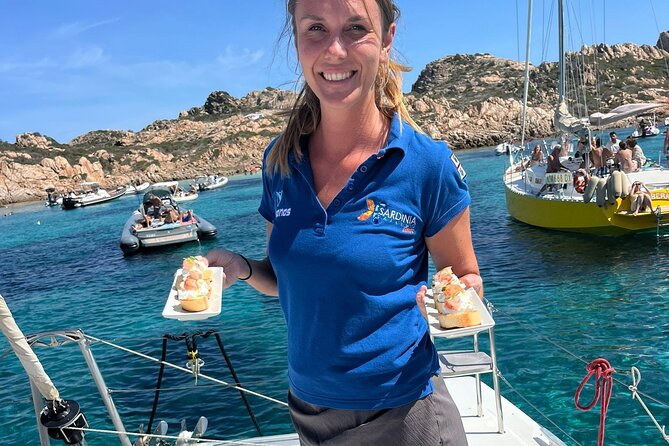 Tavolara e Molara in Catamarano alla ricerca dei delfini - Food, drinks, and what you should bring