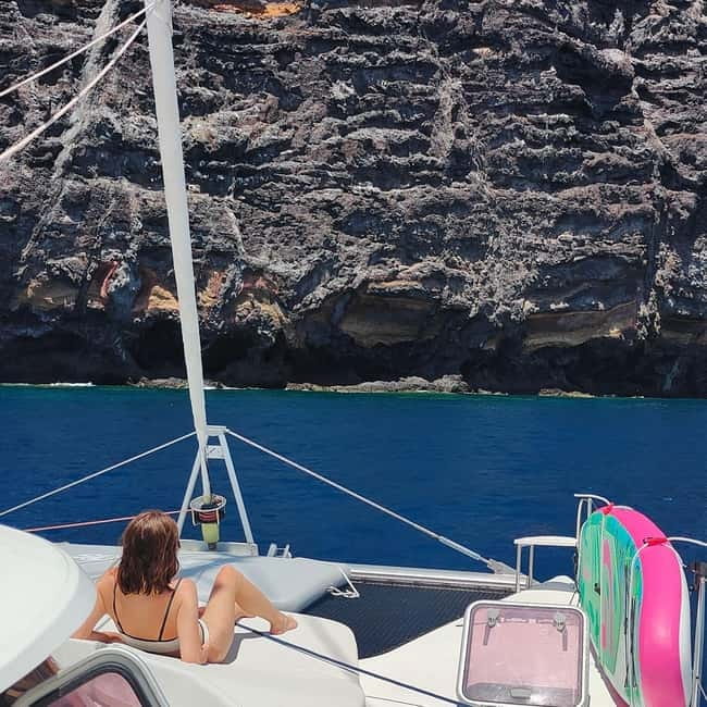 Tenerife: PRIVATE Catamaran cruise with Lunch and Drinks - The Return Sail and Volcanic Coastal Views