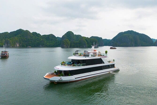 The Catba Catamaran Day Tour Lan Ha Bay Cruise Trips - The sunset party on the way back