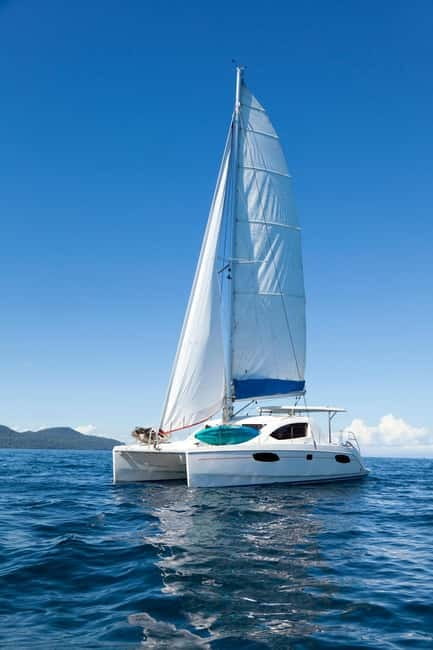 Torrevieja: Adventure tour on the catamaran Apaleo - The Apaleo experience at a glance