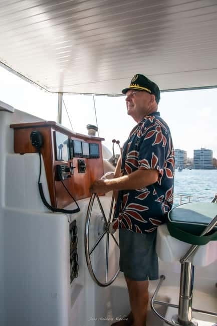 Torrevieja: Adventure tour on the catamaran Apaleo - Life on deck, from sangria to snacks