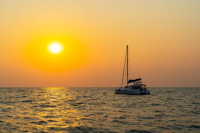 Torrevieja: Sundowner tour on the catamaran Apaleo - Key points to know before booking