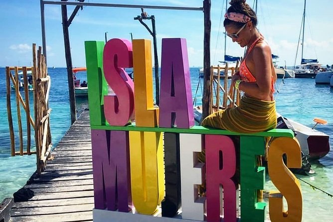 Tour in a Catamaran to Isla Mujeres with all included for the best price! - Open bar and the crossing to Isla Mujeres