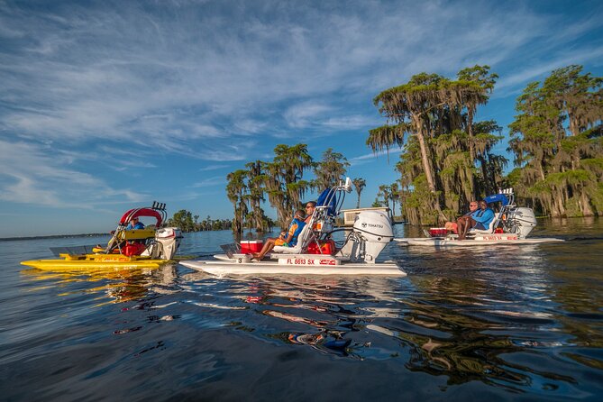 Tour of Lakes Escape by Personal Catamaran - A two-hour rhythm of speed and quiet