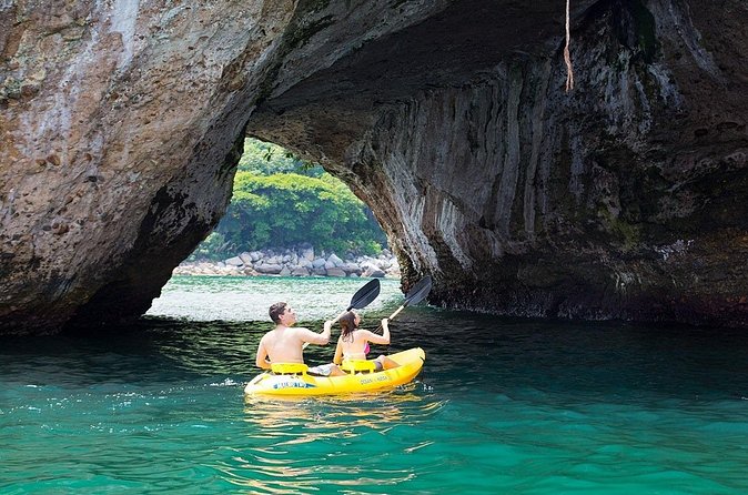 Tour Yelapas and Mahahuitas in Catamaran with Lunch and Open Bar! - What the group size means for your day