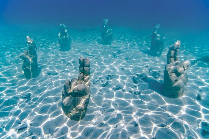 Trip to Isla Mujeres by Catamaran, with snorkeling and drinks - The private beach club buffet