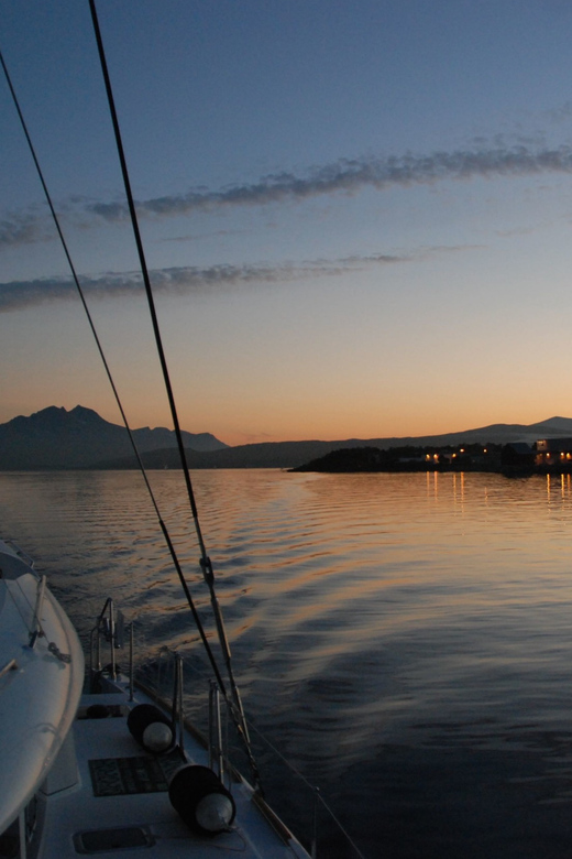 Tromsø: Fjord and Islands Luxury Catamaran Cruise - Fishing from the catamaran