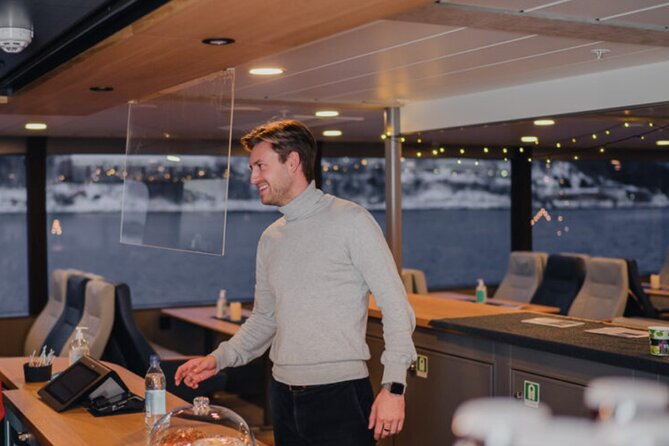 Tromsø, Northern Lights and Wilderness Evening Catamaran Cruise - The Northern Lights guarantee, with important limits