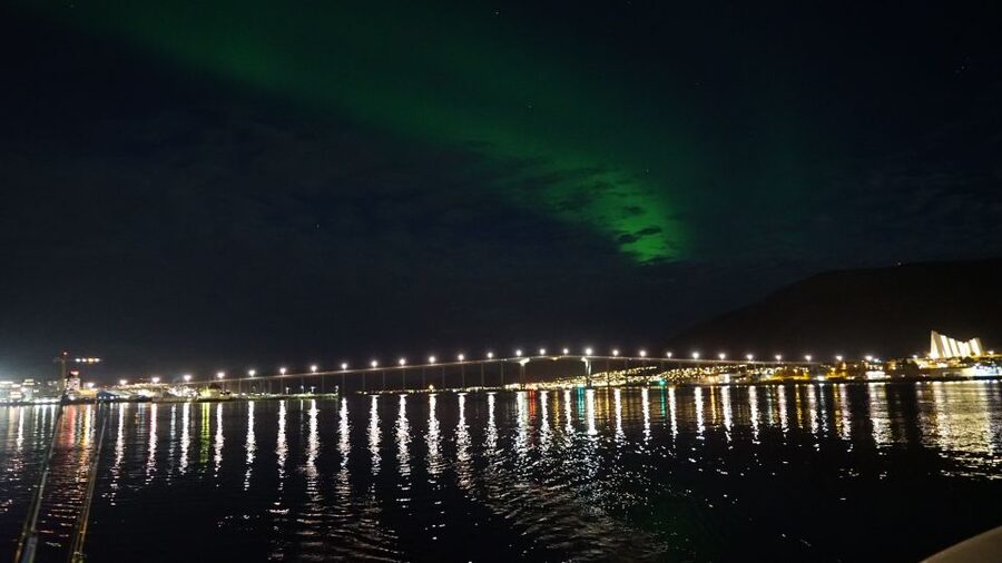 Tromsø: Northern Lights Luxury Catamaran Cruise - Coffee, snacks, fishing, and fish soup