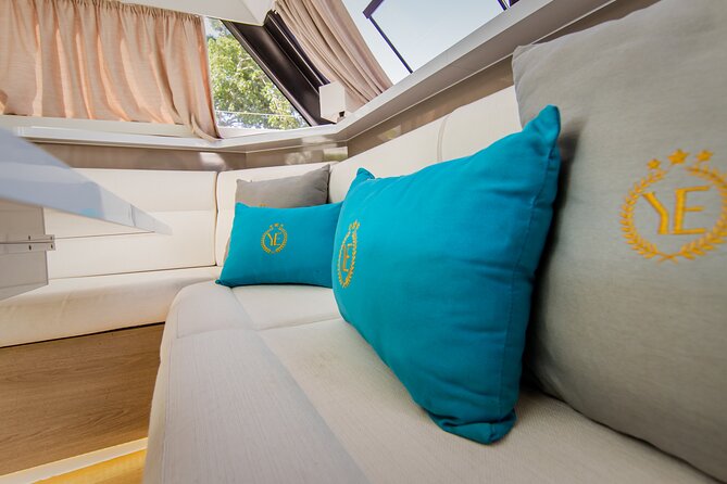 Tulum: Romantic Dinner on 34' Aventura Catamaran – All Inclusive - What the crew adds to the night