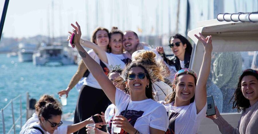 Valencia: Catamaran Party Boat with Lunch - Quick points to know before boarding