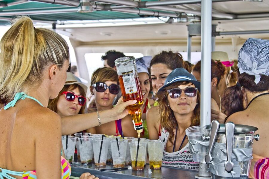 Valencia: Catamaran Party Boat with Lunch - Practical preparation for a smoother cruise