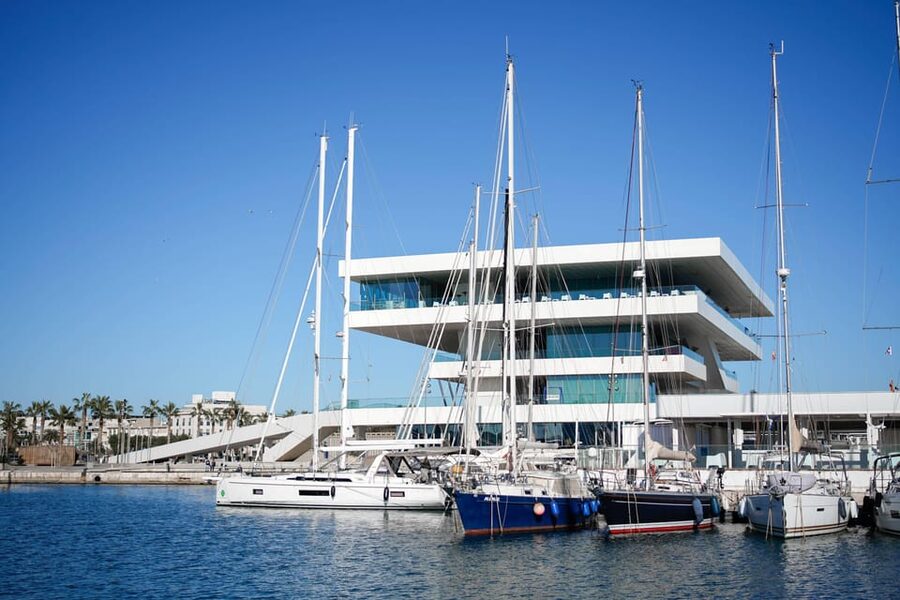 Valencia: Catamaran Party Boat with Lunch - Drinks, bar prices, and sensible limits