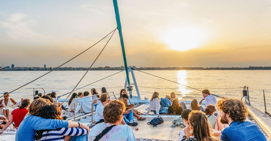 Valencia: Sailing Catamaran Cruise with Sunset Option and DJ - Leaving Valencia from Catamaran Mundo Marino