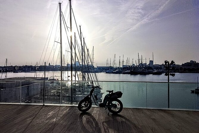 Valencia: Unforgettable Bike Tour & Coastal Catamaran Cruise - Key points at a glance