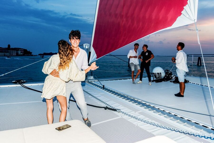 Venice: Catamaran Sunset Jazz Cruise with Aperitivo - Key points at a glance