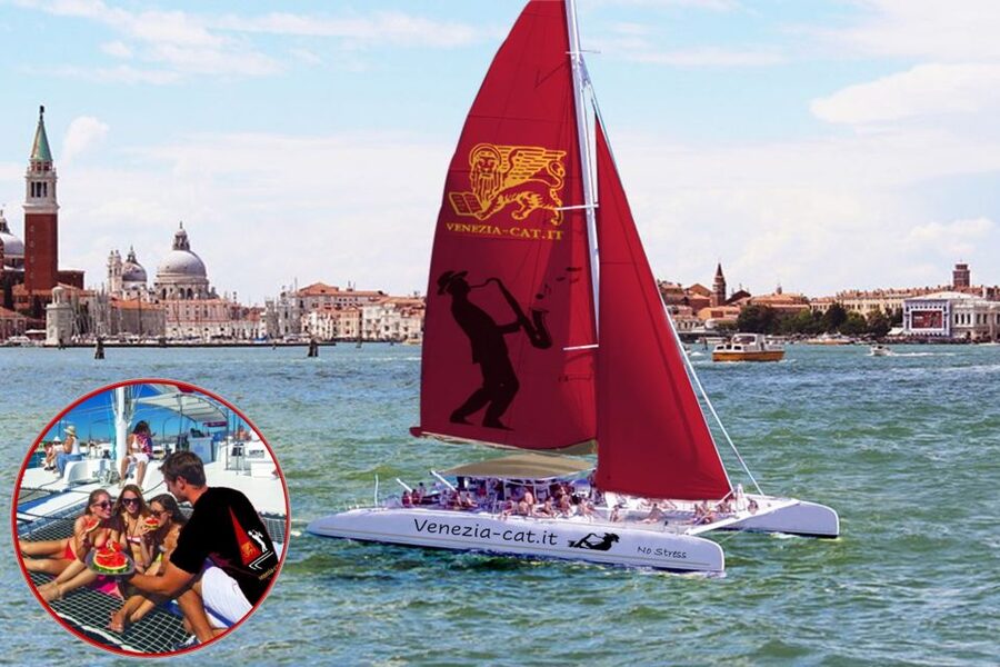 Venice: Lagoon Lunch Cruise on Catamaran - Settling in for 90 minutes on the lagoon