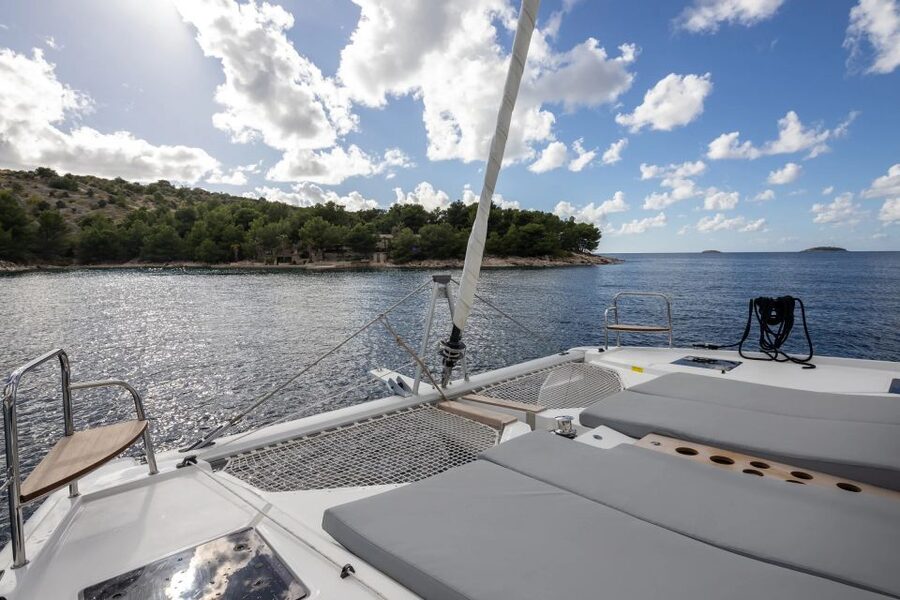 Vilamoura: Algarve Half-Day Private Catamaran Charter - Three hours along the Algarve coast