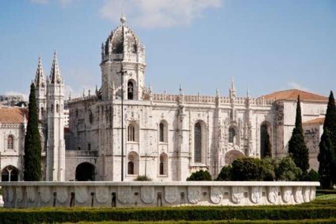 VIP Catamaran Private Tour in Lisbon up to 18 clients - Why Lisbon Looks Different From the Tagus