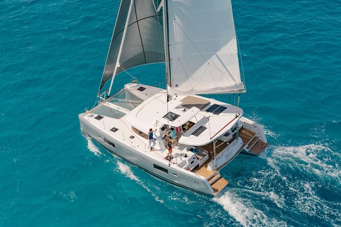 VIP Catamaran Private Tour in Lisbon up to 18 clients - Leaving From Alcântara