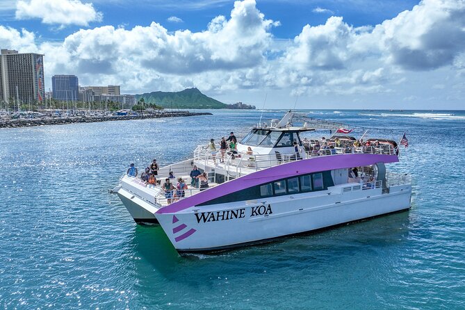 Waikiki: Friday Night Fireworks Catamaran Cruise - The first views: Waikiki, Diamond Head, and the harbor lights