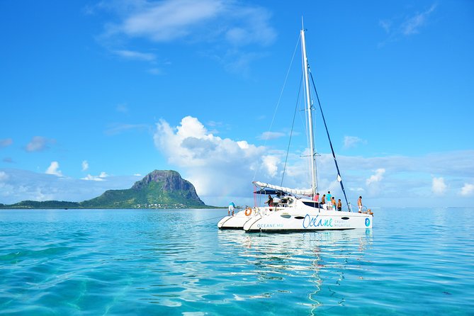 WEST Shared Cruise : OCÉANE Full Day Catamaran Ile aux Bénitiers - Tamarin Bay and the chance to see dolphins